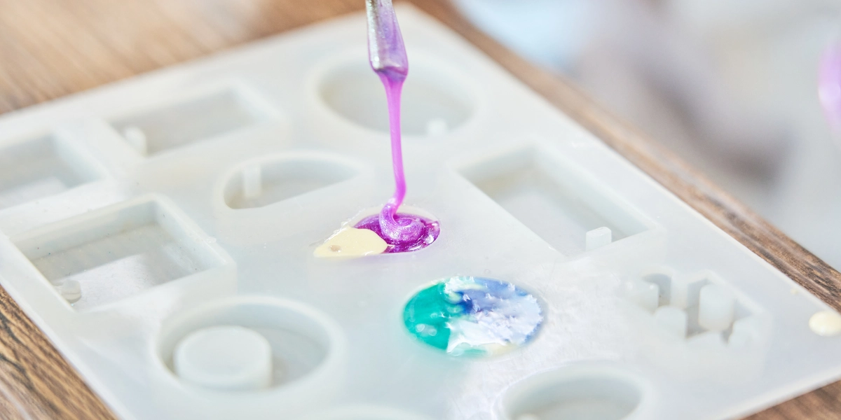 Light Resin Transfer Molding in Composites